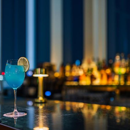 Miyako Hotel Hakata Fukuoka  Bagian luar foto A Blue Hawaii cocktail
