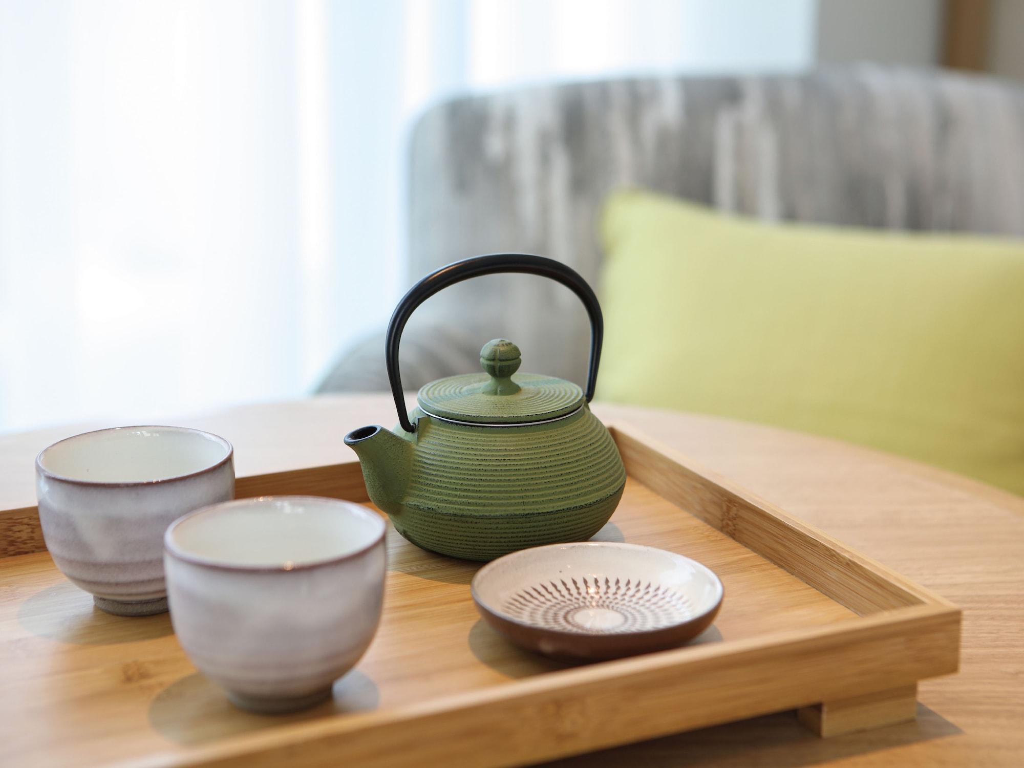 Miyako Hotel Hakata Fukuoka  Bagian luar foto A Japanese tea set