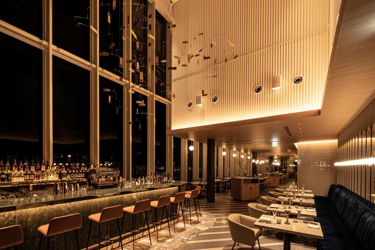 Miyako Hotel Hakata Fukuoka  Bagian luar foto The bar at the 360° Sky Lounge