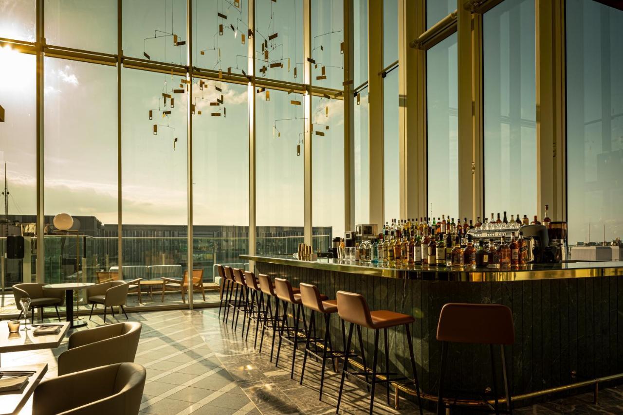 Miyako Hotel Hakata Fukuoka  Bagian luar foto The bar at the 12th floor